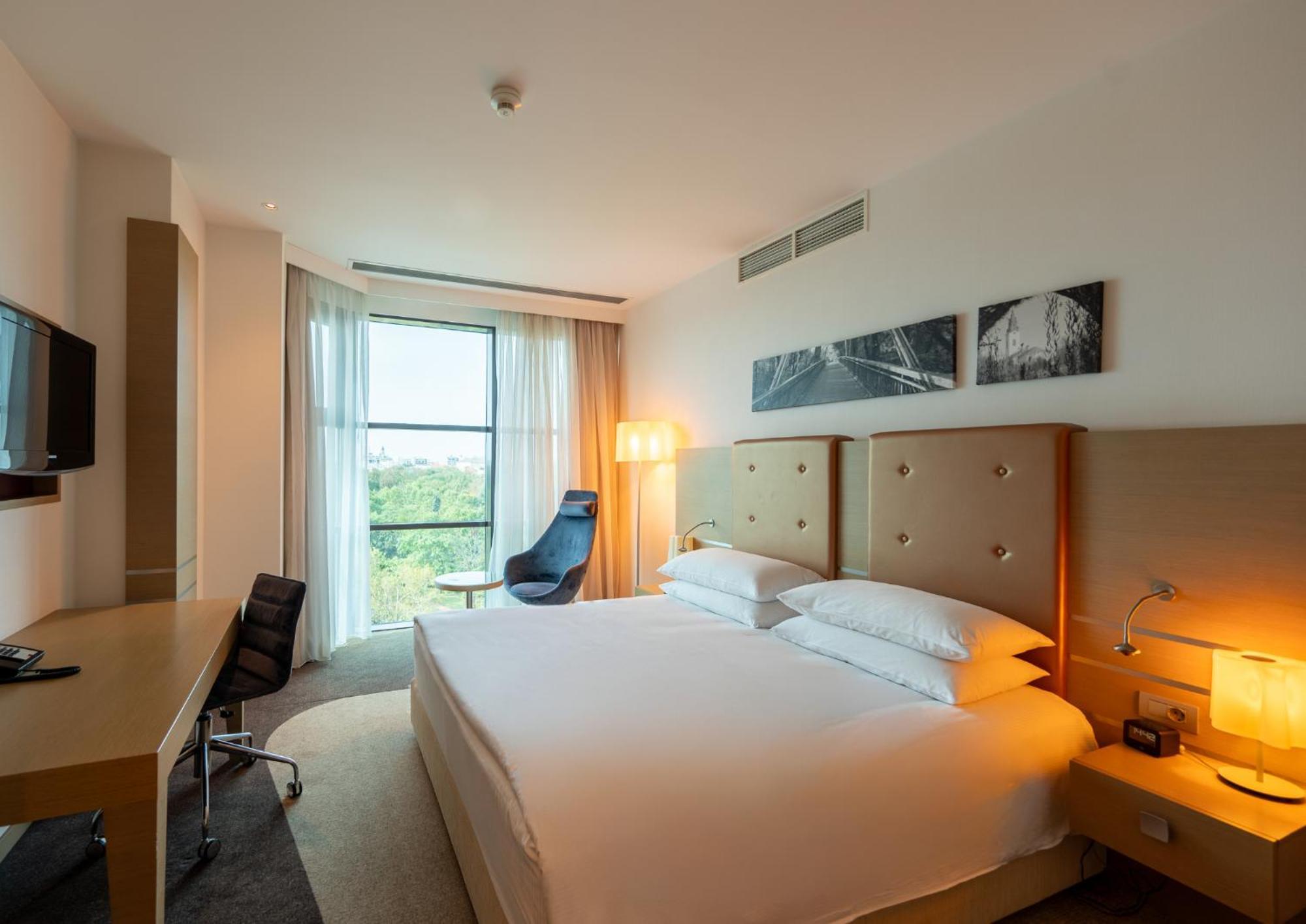 Doubletree By Hilton Oradea Hotel Ruang foto