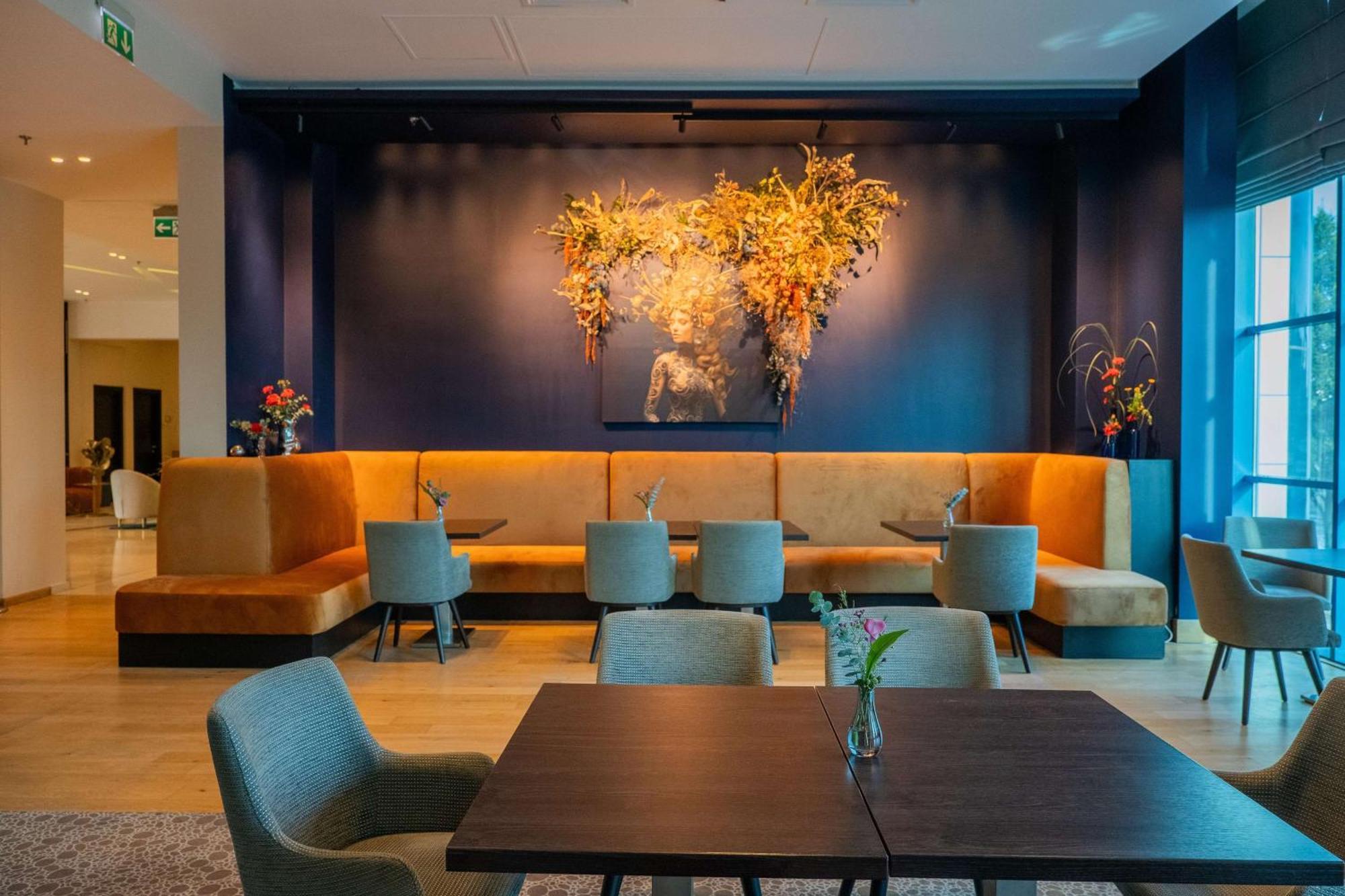 Doubletree By Hilton Oradea Hotel Bagian luar foto